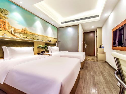 Business Twin Room image 4