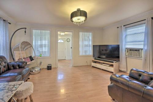 Charming New York Escape Near Central Park! in Jericho, USA