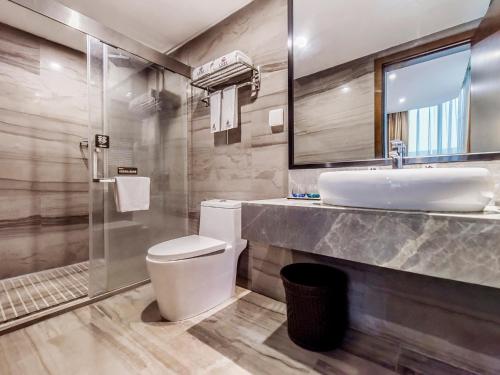 Elegant Double Room image 3