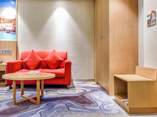 Elegant Double Room image 2