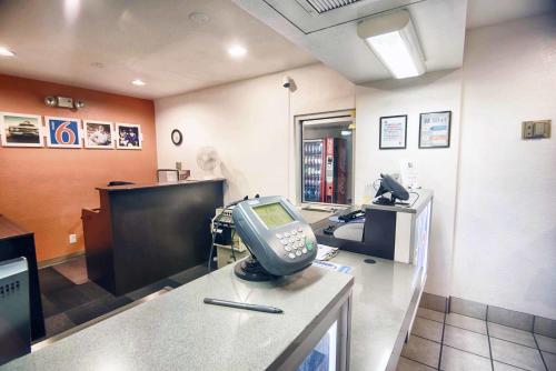 Motel 6 Mammoth Lakes image 36