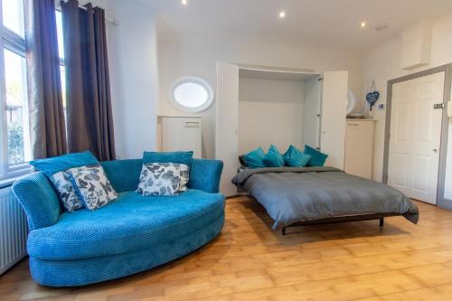 Spacious and light flat in Clapham, Londyn