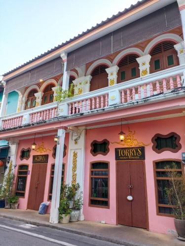 2ROOMS Boutique House