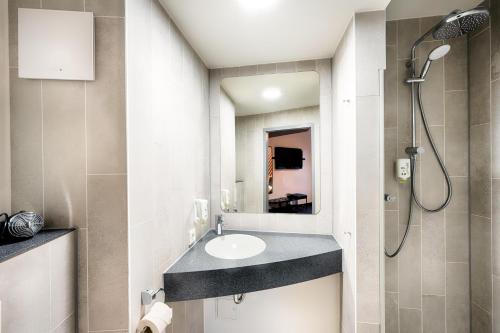 B&B Hotel Bremen-City 2.4km von Walle entfernt