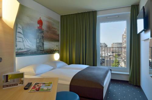 Guestroom, B&B Hotel Bremerhaven in Bremerhaven