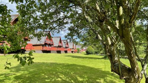 Thistle Lodges at Sandyhills Bay