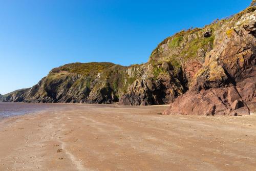 Thistle Lodges at Sandyhills Bay