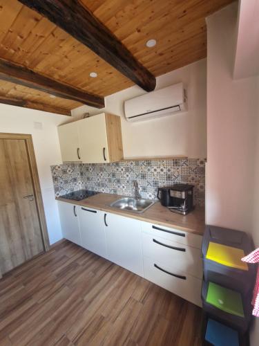Ruralna kuća za odmor VILLA POŽUN (Ruralna kuca za odmor VILLA POZUN) in Reštovo