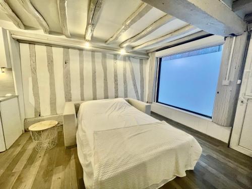 petit studio près du centre - 186