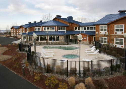 River Lodge and Cabins