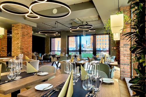 餐廳, Hotel The Loom in 羅茲