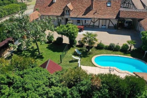 Proche Châteaux et Beauval : La Villa Eribelle avec piscine - Location saisonnière - Romorantin-Lanthenay