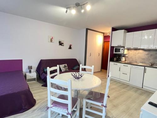 Studio Aix-les-Bains, 1 pièce, 2 personnes - FR-1-555-73 - Location saisonnière - Aix-les-Bains