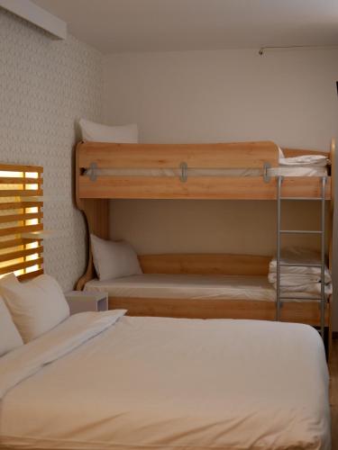 ATHENIAN MONTAZA HOTEL - image 5