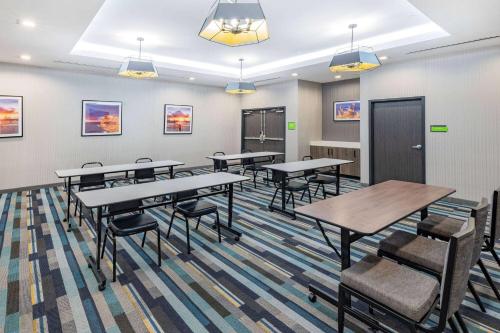 La Quinta Inn & Suites by Wyndham Texas City I 45 - 연회장