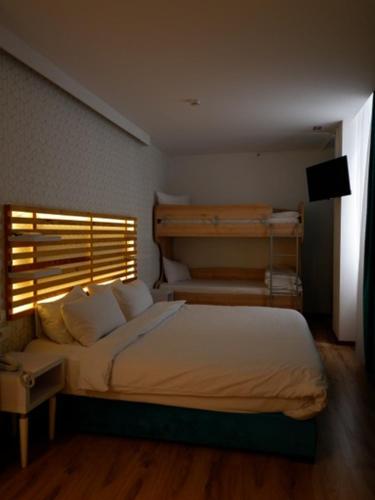 ATHENIAN MONTAZA HOTEL - image 2