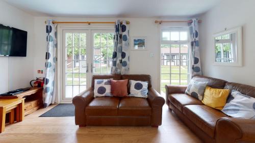 28 Tudor Court, Tolroy Manor