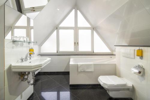 Hotel At the Black Star -Charming Romantic Suites and Apartments - image 12