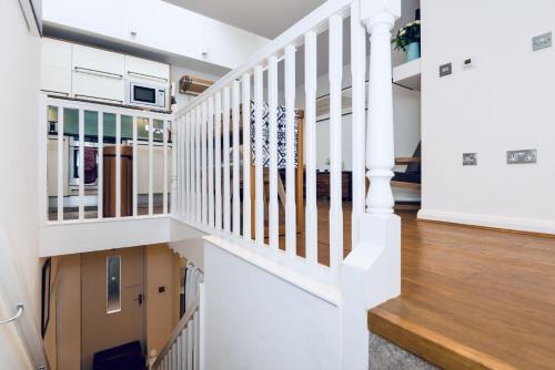 Mews House - image 5