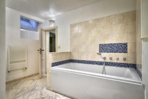 Hotel At the Black Star -Charming Romantic Suites and Apartments - image 9