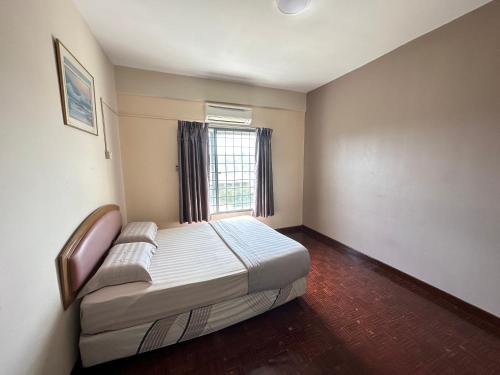 B8-12@pd marina resort