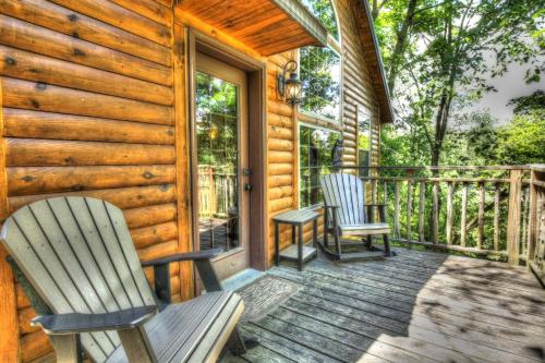 Wild Cherry Treehouse by Amish Country Lodging in Millersburg, USA