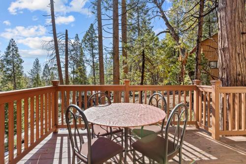 Big Trees, Little Cabin, Arnold (foto 3)