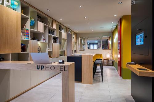 Up Hotel