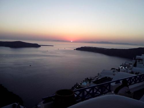 Annio Santorini Room Type - Suite with Outdoor Jetted Tub and Caldera View