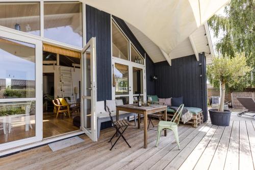  Modern and cozy cabin near Copenhagen city and airport in Dragør