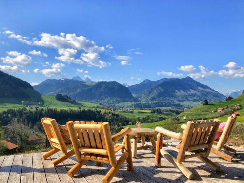 Authentic chalet with stunning views in Cerniat