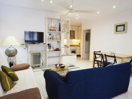 One-Bedroom Apartment image 10