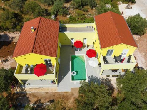 Luxury Villa Gaby with Heated Pool - Accommodation - Božava