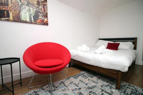 Lovely Studio Flat With Free Parking - Near To City Center