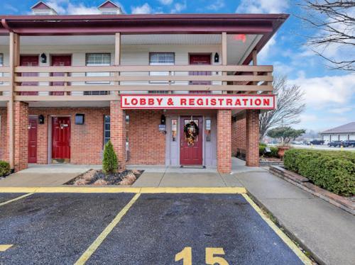 Red Roof Inn Uhrichsville