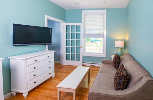 Island House Hotel - image 8
