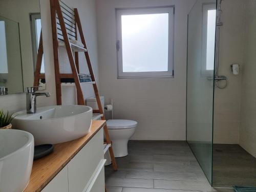 Bay House - Seashore Apartment in Ponta Delgada