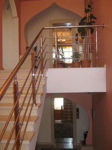A szálláshely kívülről, Royal Petrol Hotel in Auezov Negyed