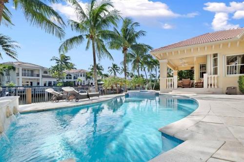 WATERFRONT PARADISE VILLA 4 bed/ 3 1/2 bath in Hollywood, USA