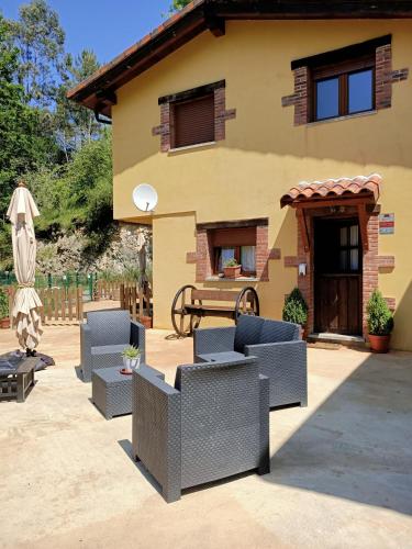 Facilities, Carroceu Rural in Cardes