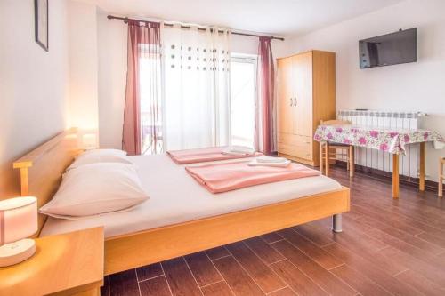 Apartments Rajko - image 12