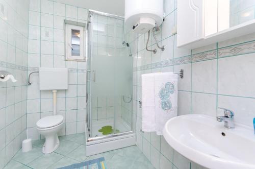 Three-Bedroom Apartment image 4