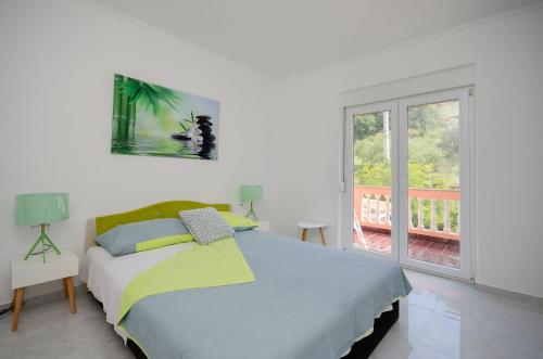 One-Bedroom Apartment image 10