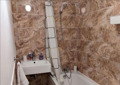 Fully-equipped flat in the city of London - main image