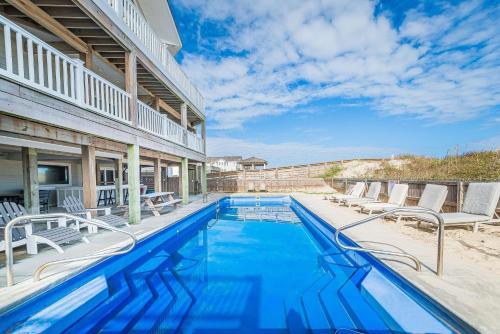 Driftwood - Village at Nags Head MP 15 Oceanfront Elevator Pool Hot Tub Pool Table Pets OK - image 3