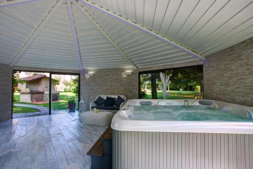 Badestamp, Villa Giuliana in San Firenze