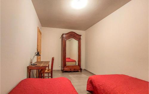 Amazing Apartment In Corre With Wifi