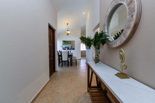Deluxe Villa image 8
