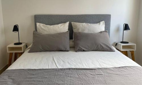 One-Bedroom Apartment image 6