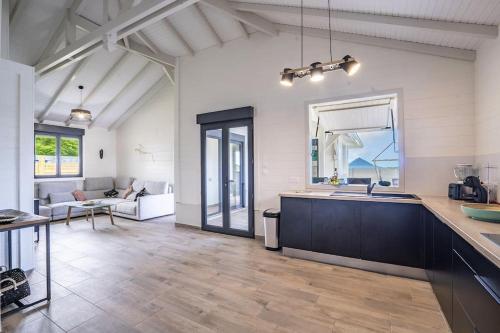 Superbe villa avec piscine et proche mer au Diamant - 3 chambres et salles de bain in เลอ ยามัน